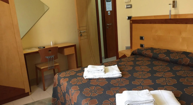 Семейный номер Standard Piccadilly Hotel