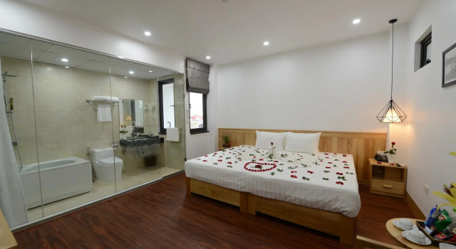 Люкс Blue Hanoi Inn City Hotel