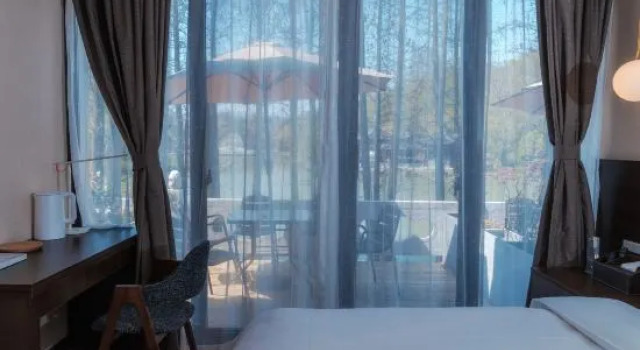 Люкс Cloud Four Seasons Homestay (Yangzhou Slender West Lake Daming Temple)