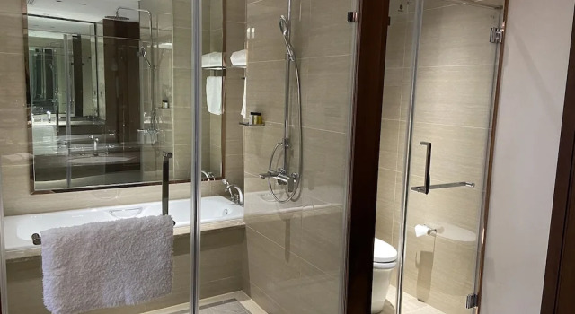 Двухместный номер Standard с балконом и с видом на сад Changshu Skyline Cloud Hotel