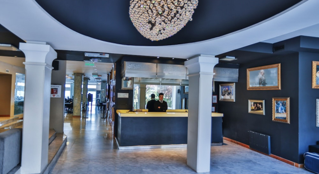 Hotel Rodeo Ski, Забронировать Отель Отели Сан-Карлос-де-Барилоче с завтраком, рядом с Andino Bariloche Club, Завтраки