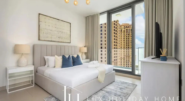 LUX LIV Contemporary Marina Suite 2