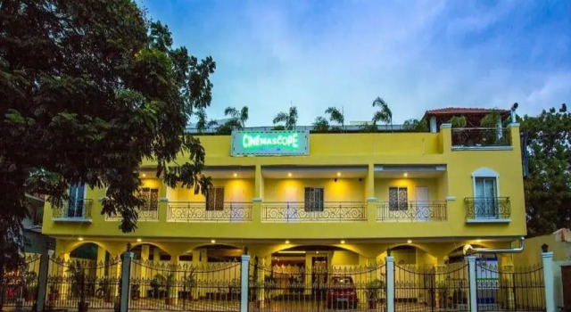 Redfox Cinemascope An Apart Hotel, Забронировать Отель Отели штата Тамилнада с бассейном, Бассейн