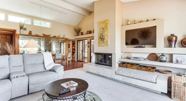 1 Mi to Shops on El Paseo: Condo w/ Pool Access!