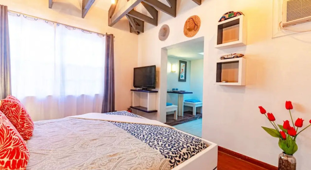 Номер Classic Parrot Cottage at Love Beach Pool