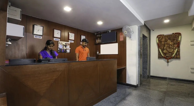 OYO 16857 Hotel Jp Plaza