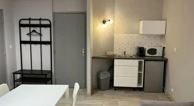 O'zinc, Book Hotel Hoteller i Viviez med parkering, Parkering