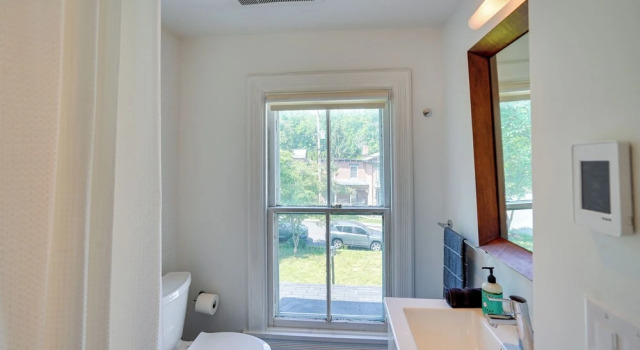 Коттедж Coxsackie Home w/ River Views: Walk to The Wire!