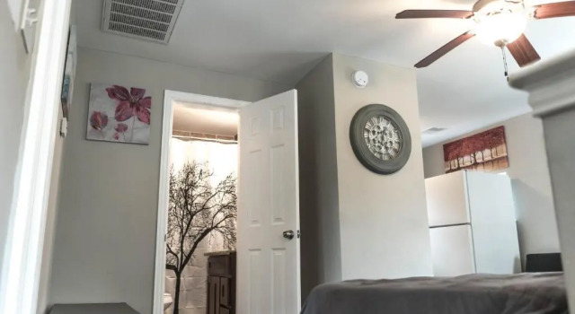 Апартаменты East Downtown Bungalow