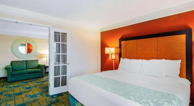 Люкс La Quinta Inn & Suites by Wyndham Fremont Silicon Valley