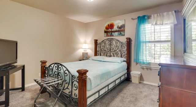 Коттедж Spacious Texas Abode w/ Deck & Fenced-in Yard!