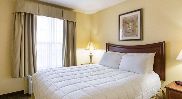 MainStay Suites Port Arthur - Beaumont South, Book Hotel Hoteller i Port Arthur med parkering, Parkering