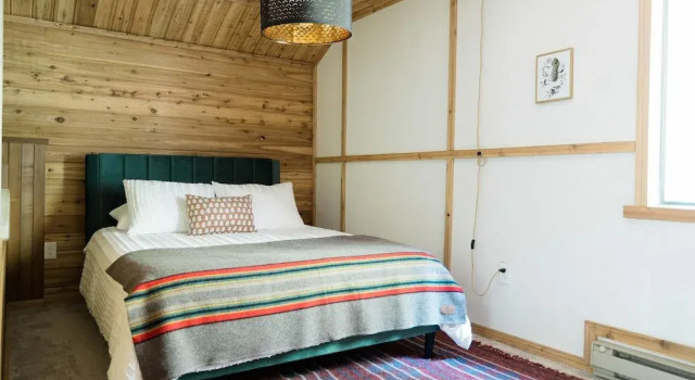 87sl - Starlink - Sauna - Pets OK - Sleeps 8, Buchen Sie Ferienhaus Hotels in Glacier mit Parkplatz, Parkplätze