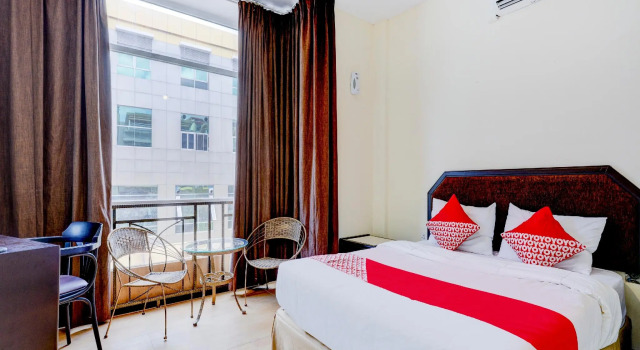 Люкс OYO 90351 Hotel Five Star 1