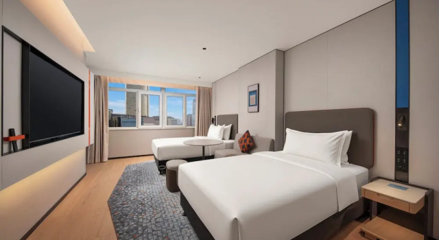 Holiday Inn Express Jinan Quancheng Square by IHG