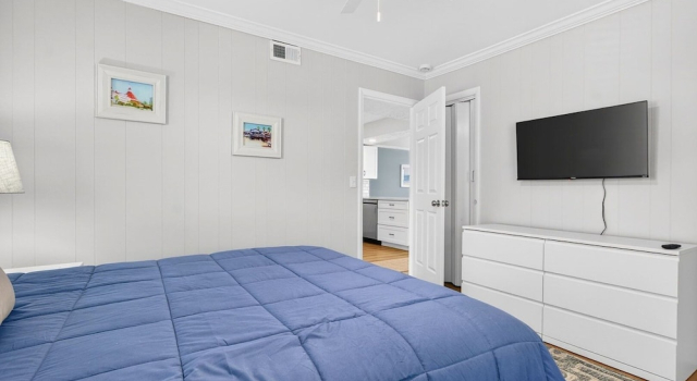 Luna By The Sea / 238 Brunswick Ave West 3 Bedroom Home