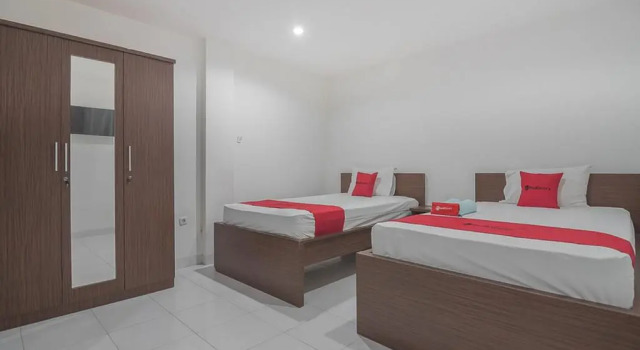 RedDoorz near Living Plaza Balikpapan