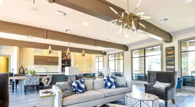 Plano Beautiful Studio Apartment