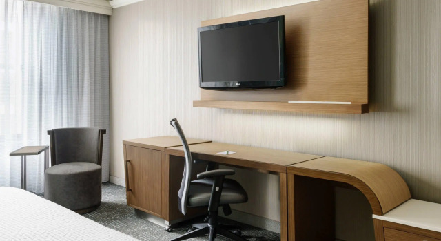 Четырёхместный номер Courtyard Chicago Downtown/Magnificent Mile