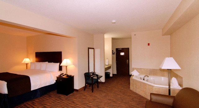 Люкс Cobblestone Inn & Suites - Denison | Oak Ridge