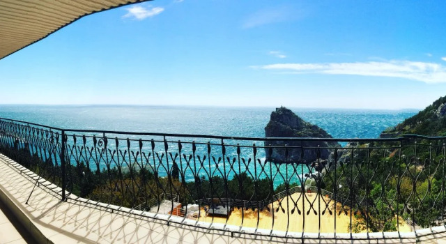 Park hotel, Брондау Қонақ үй Big Yalta бассейні бар қонақ үйлер, Жүзу бассейні
