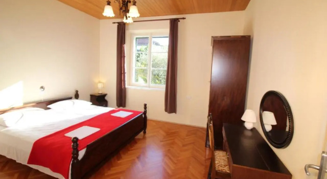 holiday house city centre1 free parking, Забронировать Отель Макарска Biokovo Nature Park, рядом с Францисканский монастырь