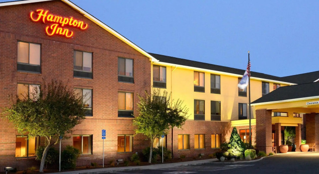 Четырёхместный номер Standard Hampton Inn Medford