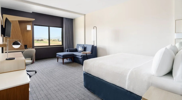 Двухместный номер Standard с видом на горы Courtyard by Marriott Phoenix Mesa Gateway Airport