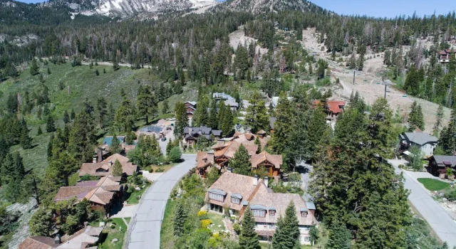 Коттедж Juniper Ridge 16 5000 sq ft, Grand Chateau at Eagle, Expansive Mountain Views by RedAwning
