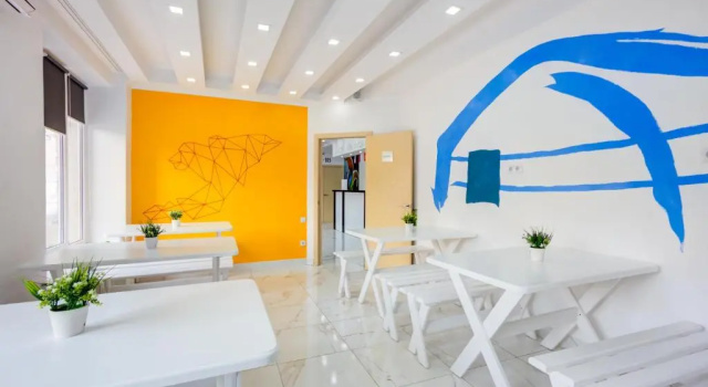 Кровать в общем номере (мужской номер) WHITE HOTEL & HOSTEL