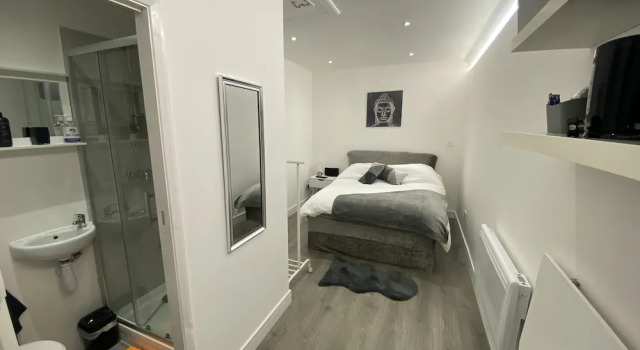 Студия Beautiful 1-bed Studio in Uxbridge, London