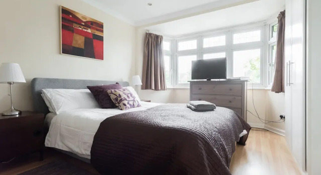 Lovely 3 bed house close to central, Забронировать Отель Отели Англии 3 звезды, 3*