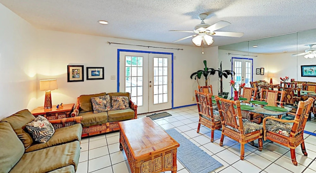 New Listing! Island W/ Pool, Walk To Beach 3 Bedroom Condo