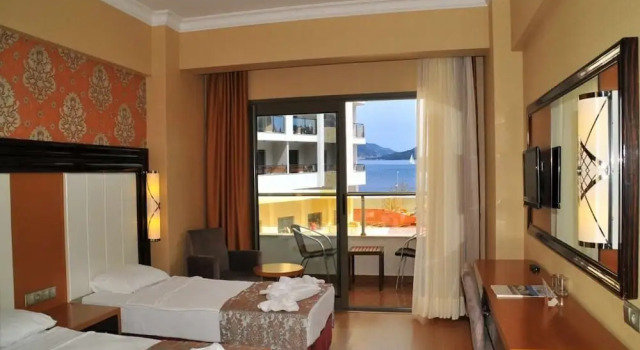 Двухместный номер Standard с балконом и с видом на море Golden Rock Beach