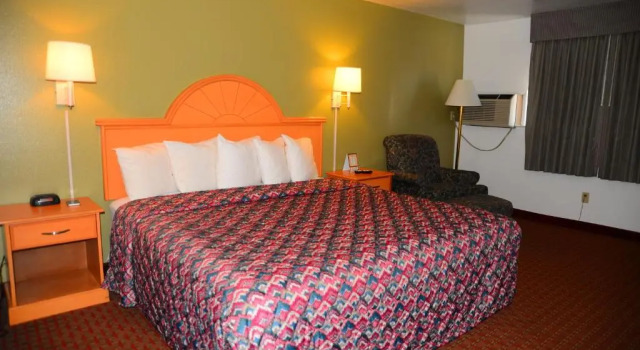 Номер Standard Budget Inn Express