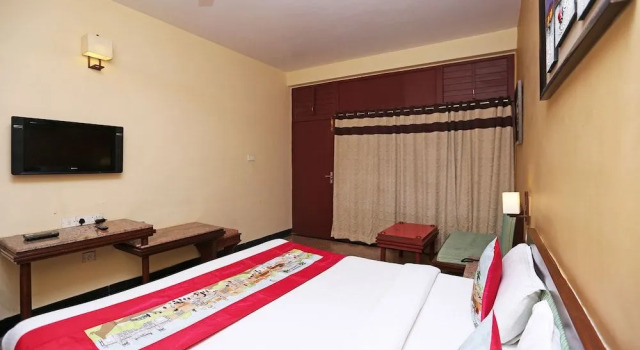 OYO 8600 Hotel Deepali Executive