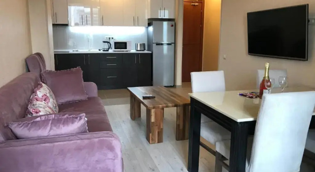 Апартаменты c 1 комнатой с балконом и с видом на горы Апартаменты Full Comfort на Чавчавадзе