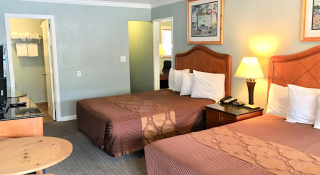Шестиместный номер Standard Blue Jay Lodge