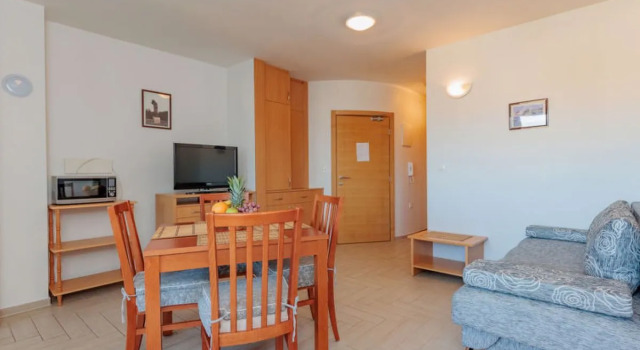 Apartment Mlasina Nin 7257, Đặt Căn hộ Khách sạn ở Nin có hồ bơi, Hồ bơi