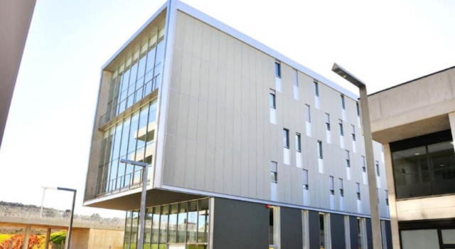 Residencia Universitaria Resa Roberto de Nobili, Забронировать Апарт-отель Апарт-отели Сант-Кугат-дель-Вальес, рядом с Театр Auditori Sant Cugat, Апарт-отель