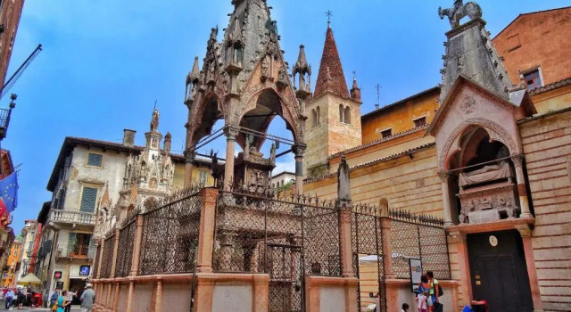 Cento passi dall' Arena