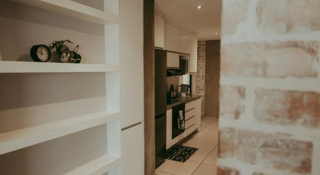Modern 1-bedroom near Grove Mall and Lady Pohamba AirBnB