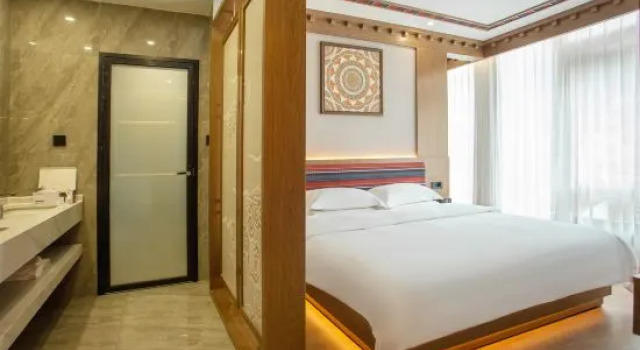 Люкс Deluxe Kangding Renjia  Culture Theme Hotel
