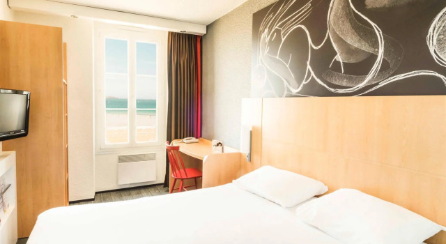 Двухместный номер Standard с видом на море ibis Saint Malo Plage