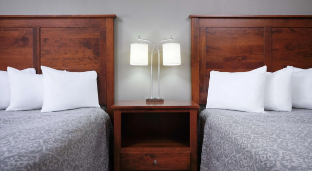 Четырёхместный номер Standard Green Mill Village Hotel & Suites, BW Signature Collection