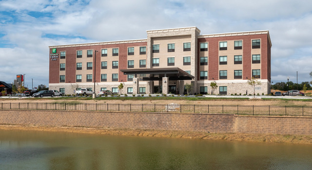 Holiday Inn Express & Suites Wentzville St Louis West by IHG