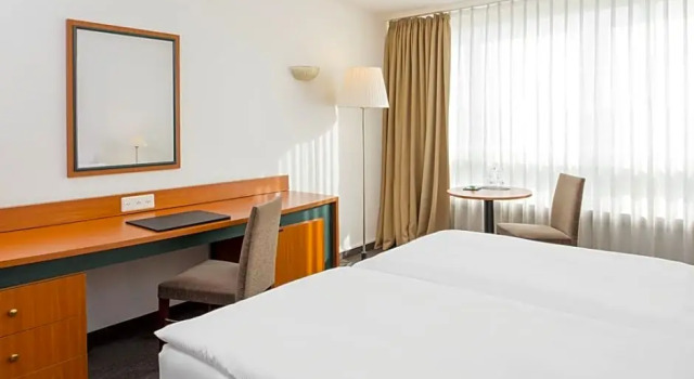 Одноместный номер Standard с красивым видом из окна NH Fribourg Hotel