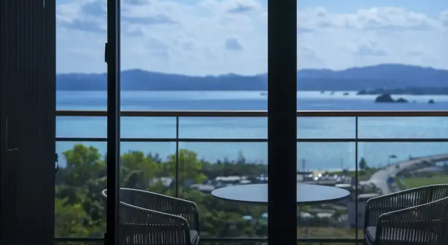 Люкс Premier с балконом и с видом на океан BATON SUITE Okinawa Kouri Island