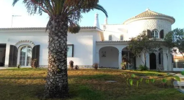 Villa Urbanização Vale da Telha, Забронировать Вилла Отели Алжезур с бассейном, Бассейн