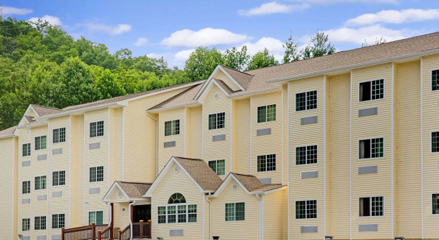 Microtel Inn & Suites by Wyndham Bryson City, Забронировать Отель Отели в центре Брайсон-Сити, в центре